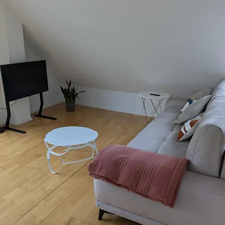 Dachgeschosswohnung Seeblick *